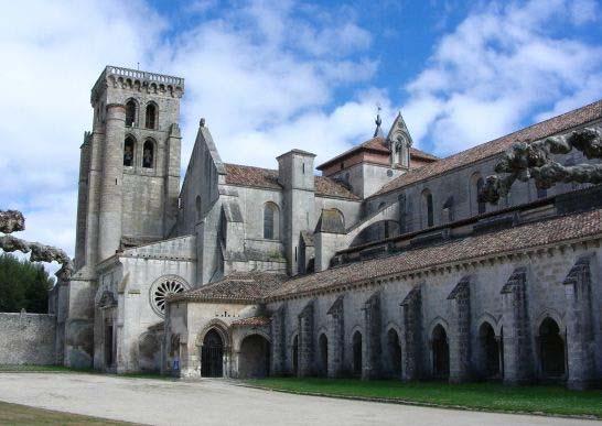 El número de visitantes que acuden al Real Monasterio de las Huelgas, ha experimentado leves variaciones desde el 2005.