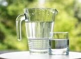 40_41 Mejora la calidad del agua para beber, reduciendo el contenido de sales, partículas y microorganismos. La cocción de los alimentos conserva todo su sabor y propiedades.