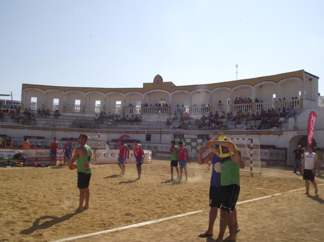 9- EQUIPOS Podrán participar en el II Open de balonmano playa Ayto. de Alburquerque Memorial Manuel Álvarez Hurtado todos aquellos equipos que lo deseen con independencia de su procedencia.