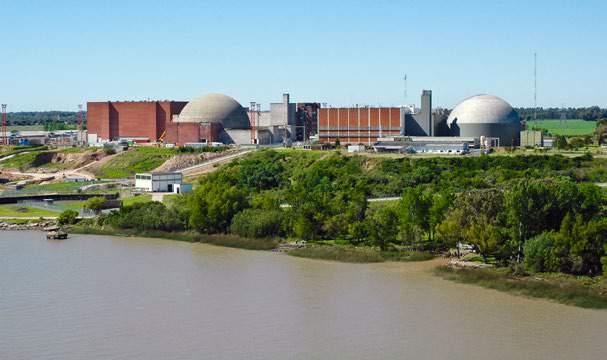 NA-SA se creó como una unidad productiva para la construcción, puesta en marcha, operación, mantenimiento y retiro de servicio de las centrales nucleares. Comenzó operando las CNA-I y CNE.