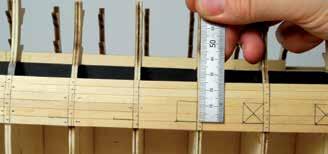 3 4 3. Las troneras miden 12 mm con el borde inferior alineado con la primera tabla.