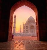 AGRA Desayuno. Antes del desayuno visitaremos El Taj Mahal.