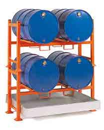 La combinación de soportes apilables y cubetos de retención hacen que esta sea una solución óptima para el almacenamiento de barriles.
