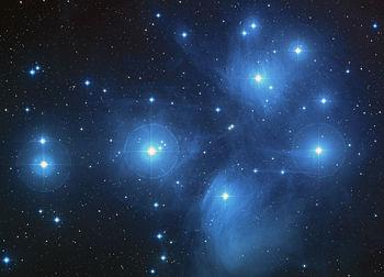 Cúmulo abierto: grupo de estrellas formadas en una misma nube molecular.