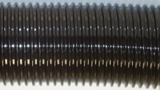 PLASTICOS CJ CÁTALOGO MANGUERAS GUSANO Manguera de PVC flexible color negro o gris, reforzada con espiral de PVC rígido que