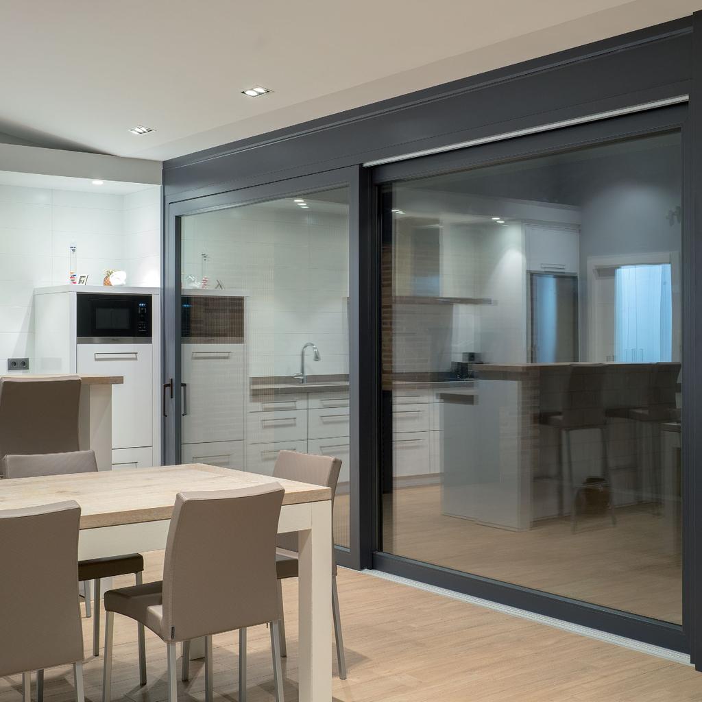 Nuestra Ecoven plus elevadora consigue ofrecer un gran confort térmico y acústico en el hogar sin renunciar a los espacios abiertos con grandes superficies acristaladas.