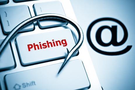 16 Múltiples Ataques Inician con Spear Phishing Phishing Atraer a la víctima para que entregue sus credenciales