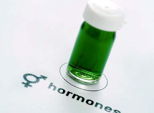 Mecanismo de acción hormonal El término hormona proviene del griego (hormón) que significa excitar, mover.