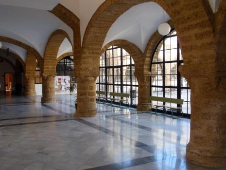 La Universidad de Cádiz (UCA) está situada en el extremo sur de Europa, en una ubicación estratégica que aprovecha las relaciones seculares de la ciudad con América y Norte de África.