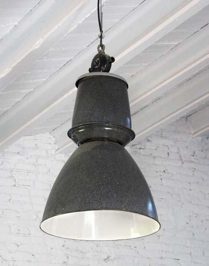 LAMPPH Lámpara original recuperada de industria-taller antiguo.