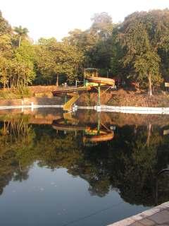 PARQUES RECREATIVOS 1-Parque Atecozol: Dos piscinas naturales para adultos, que incluye un moderno tobogán Cinco piscinas para niños Treinta y cuatro cabañas Desvestideros y
