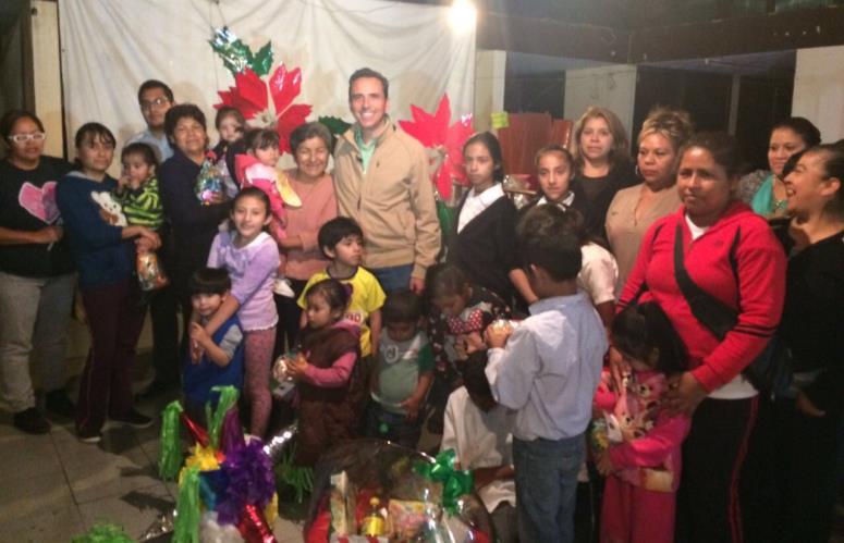 15 de diciembre; visita a la Junta Auxiliar de San Miguel Canoa y a la Colonia Alianza Popular con motivo de las fiestas decembrinas obsequiando las tradicionales piñatas navideñas y aguinaldos a los