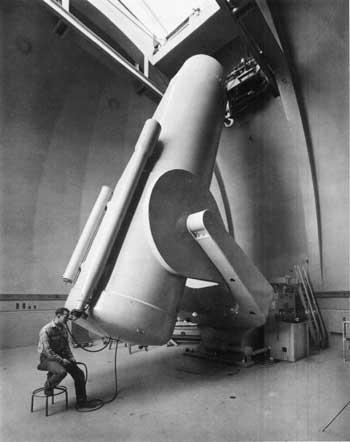 3.6. POSS o PSS: Palomar Observatory Sky Survey Trabajo original: Programa realizado entre 1948 y 1954 y finaciado por la National Geographic Consiste en un conjunto de placas fotográficas utilizando