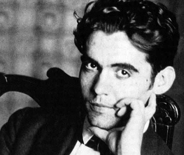 El Autor Federico Garcia Lorca nació en Granada en 1898 y fue un destacado escrito de la generación del 27.