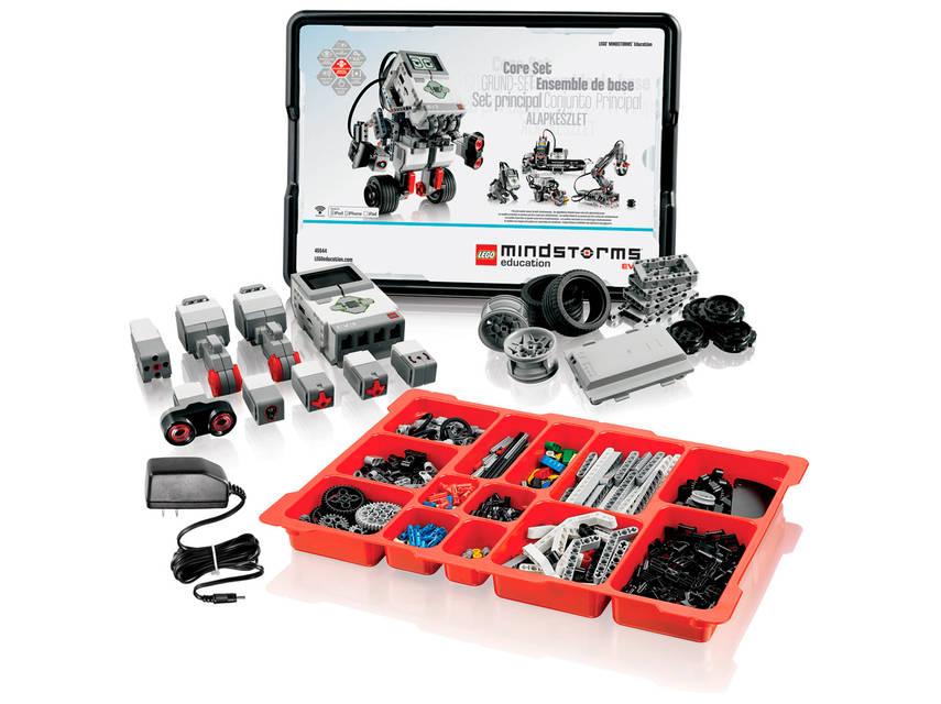 LEGO EV3: Básico: Se les enseña la construcción básica del robot EV3 y van adquiriendo los principios básico de la progamación por bloques a medida que van solucionando retos.