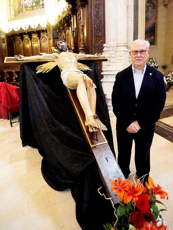 SÁBADO 12 DE MARZO DE 2016 LA TRIBUNA DE ALBACETE VIVIR19 UNA COFRADÍA CENTENARIA La Cofradía del Santísimo Cristo de la Agonía y Nuestra Señora de la Amargura, una de las más antiguas de Albacete,