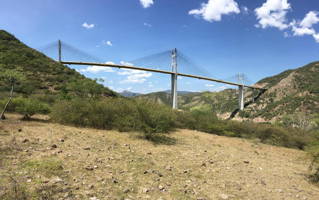 El puente Mezcala es un puente del tipo atirantado ubicado en el estado de Guerrero, en el kilómetro 221 de la