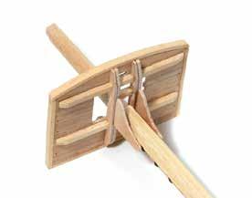 107 Utiliza una sección de tira de madera de 25 ramín de 2 4 mm para crear el pasacabos (30), tal y como se muestra en el