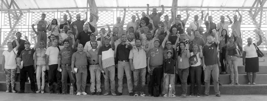 elfalconiano Coro, domingo 10 de septiembre de 2017 POLÍTICA 5 Transportistas respaldan candidatura de Víctor Clark EDUARDO ISEA PASANTE UNICA foto: ANDRÉS ARÉVALO El movimiento sindical