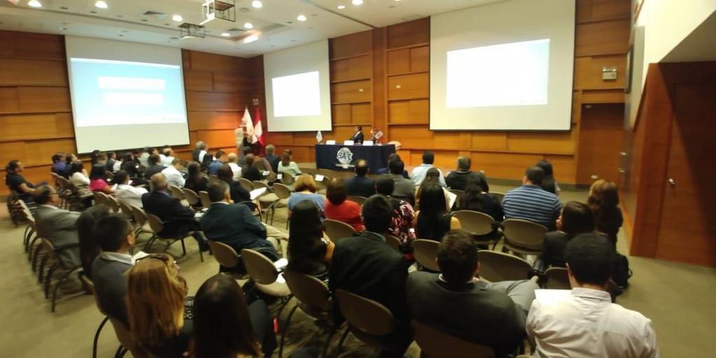 Con el objetivo de dar a conocer la problemática de la corrupción en el Perú y con una audiencia de más de 100 personas, entre gerentes generales y