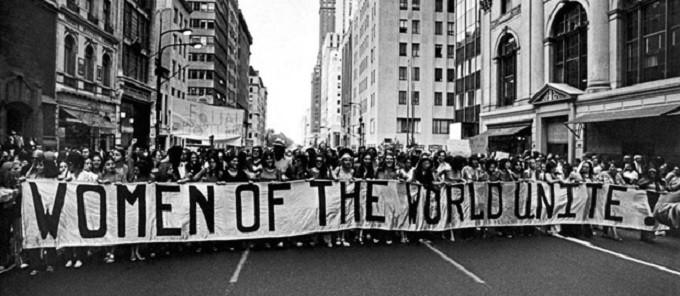 1975: Coincidiendo con el Año Internacional de la Mujer, las Naciones