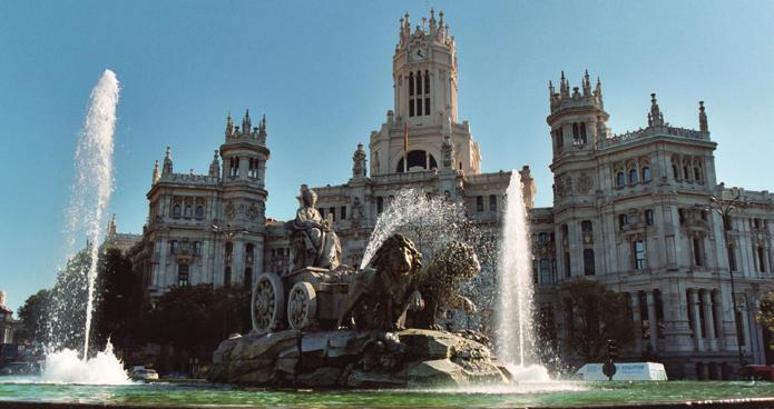 Excursiones MADRID Descubra con nuestras excursiones la ciudad de Madrid, capital de España que alberga tanto las sedes del Gobierno como la residencia oficial de los Reyes de España o grandes