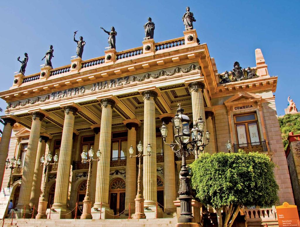 Uno de los teatros históricos más reconocidos es precisamente el Teatro Juárez, ubicado en la Ciudad Histórica de Guanajuato*.