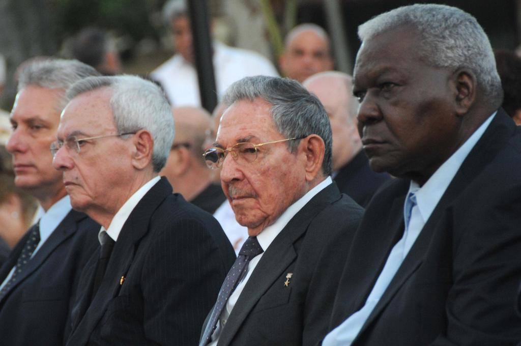 El General de Ejército Raúl Castro Ruz, Presidente de los Consejos de Estado y de Ministros, junto a Eusebio Leal Spengler, Historiador de La Habana, durante la ceremonia de inauguración de la