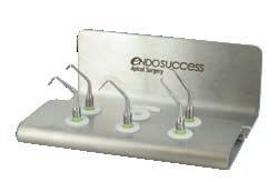 Compuesto de 6 inserts: ET18D, ET20, ET25, ET25S, ETBD y ETPR, 1 llave esterilizable y 1 caja/soporte inox. Rosca simple (MP3305PH).