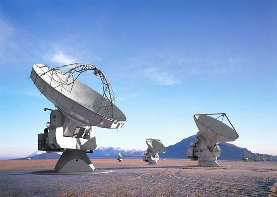 Radioastronomía en la Era de ALMA http://www.revista.unam.mx/vol.12/num5/art49/index.html sino que tendrán que conformarse con operarlas remotamente desde sitios menos hostiles.