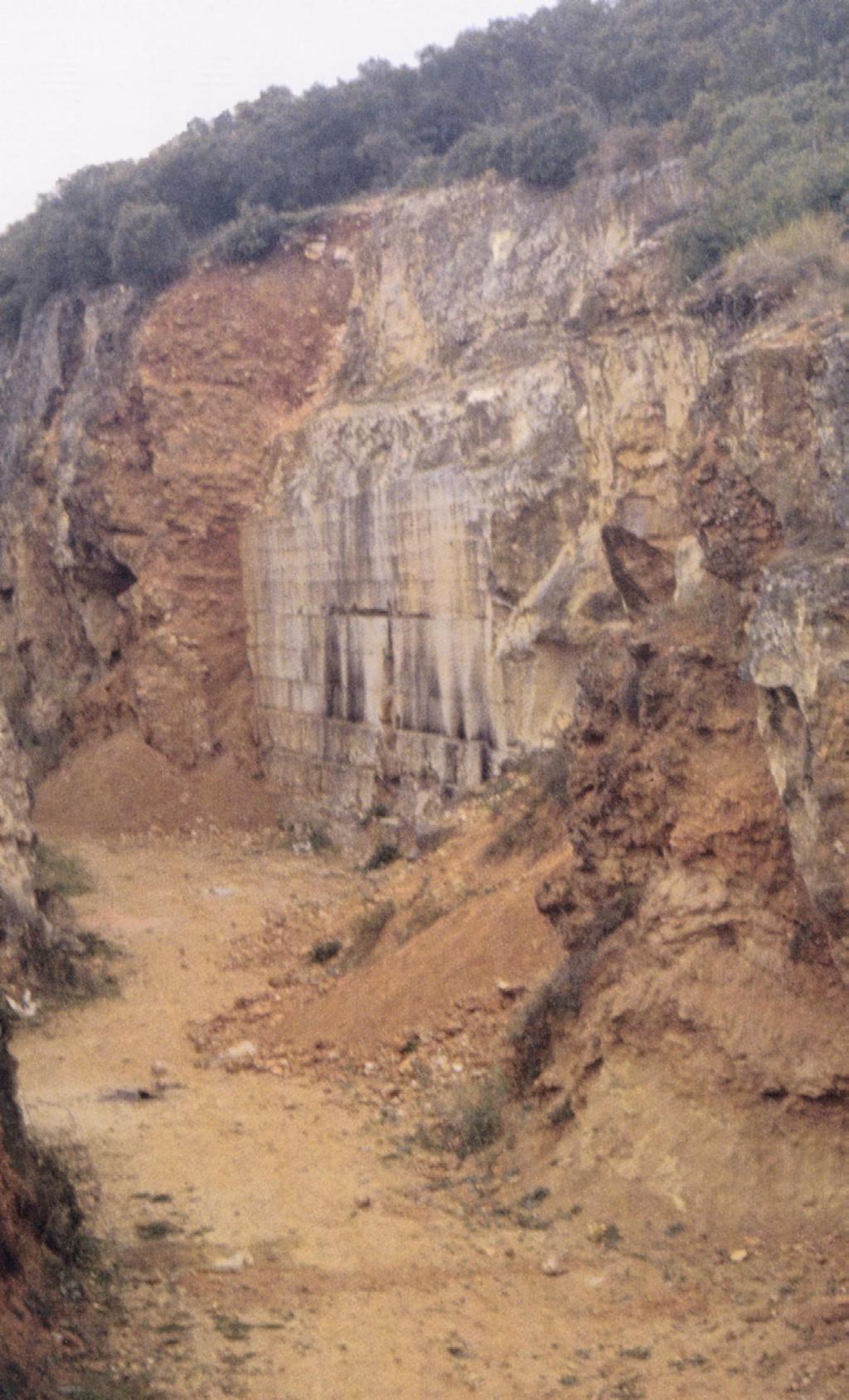 ERCA. PATRIMONIO DE LA HUMANIDAD ATAPUER PALEOLÍTICO INFERIOR Gran Dolina La sima del elefante es un relleno de unos 15 m.