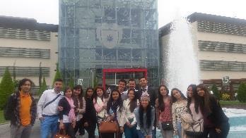 UNIVERSIDAD DE LIMA La Universidad de Lima es una de las instituciones más prestigiosas del Perú,