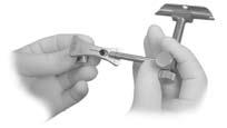 Si es necesario, afloje el tornillo de ajuste al final del brazo, y desplace el manguito hacia arriba o abajo para ajustar la profundidad de corte.