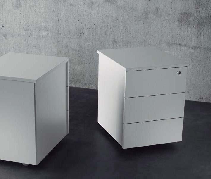 Pedestal lok also provides optional storage, like the mobile pedestals. Due to the design, the drawers do not need any handles, as they can be opened from the sides.