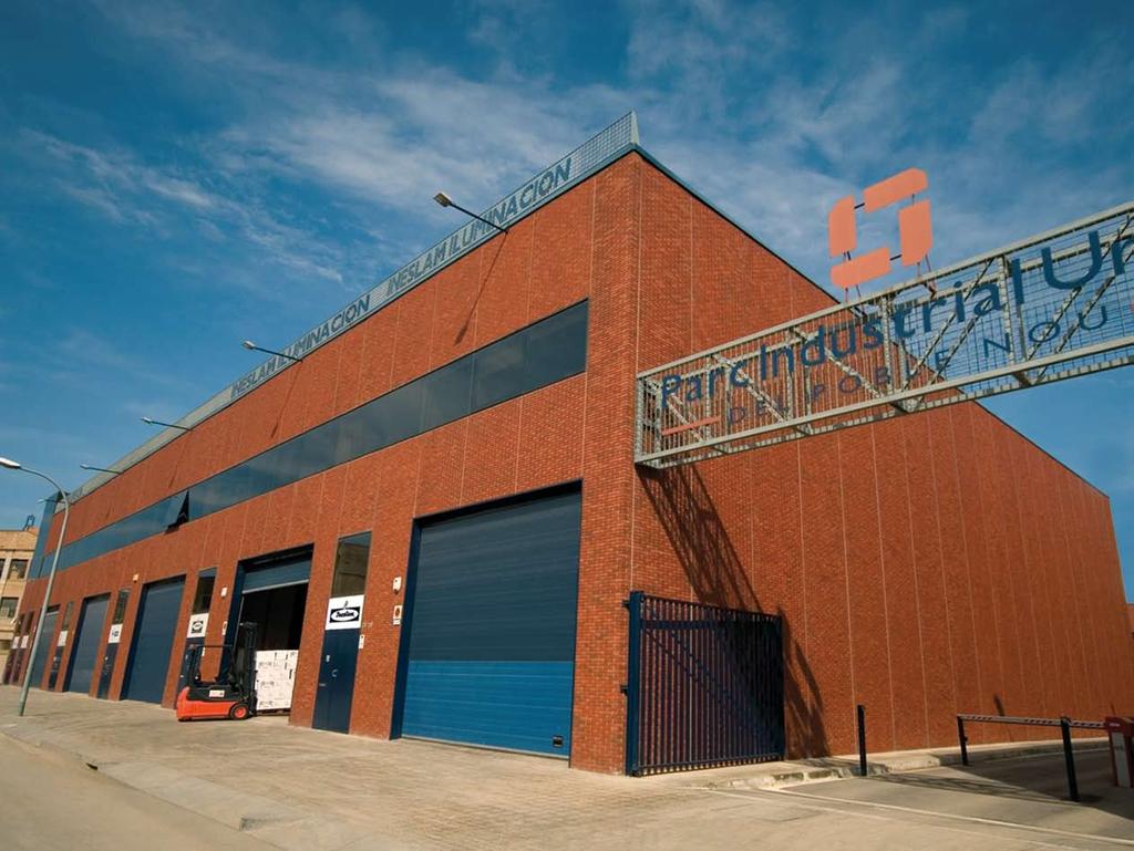 INESLAM Parque Industrial del Poble Nou. Distrito Tecnológico 22@ INDUSTRIAL ESPAÑOLA DE LÁMPARAS Desde que se fundó INESLAM, en el 1962, esta empresa se ha caracterizado por su carácter innovador.