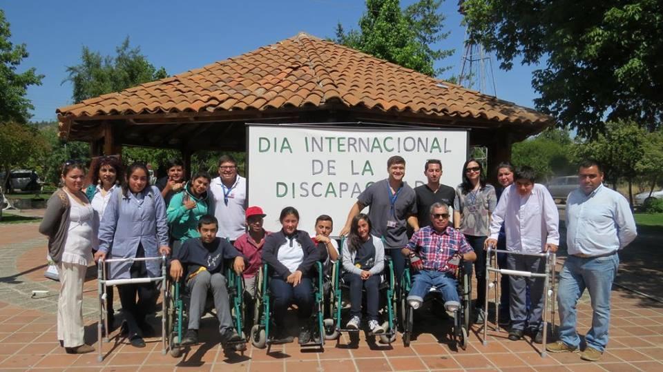Actividades con la comunidad HITOS 2016 1. Día actividad física 2. Día de la discapacidad 3.
