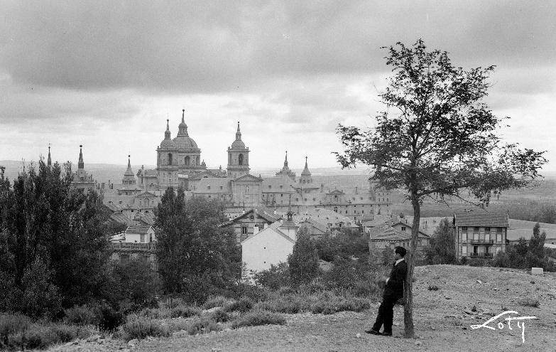 PASEOS FOTOGRÁFICOS DE LOTY POR LA COMUNIDAD DE MADRID, 1926-1936 Monasterio de El Escorial (Nº 01242). Foto : Antonio Passaporte Archivo Loty.