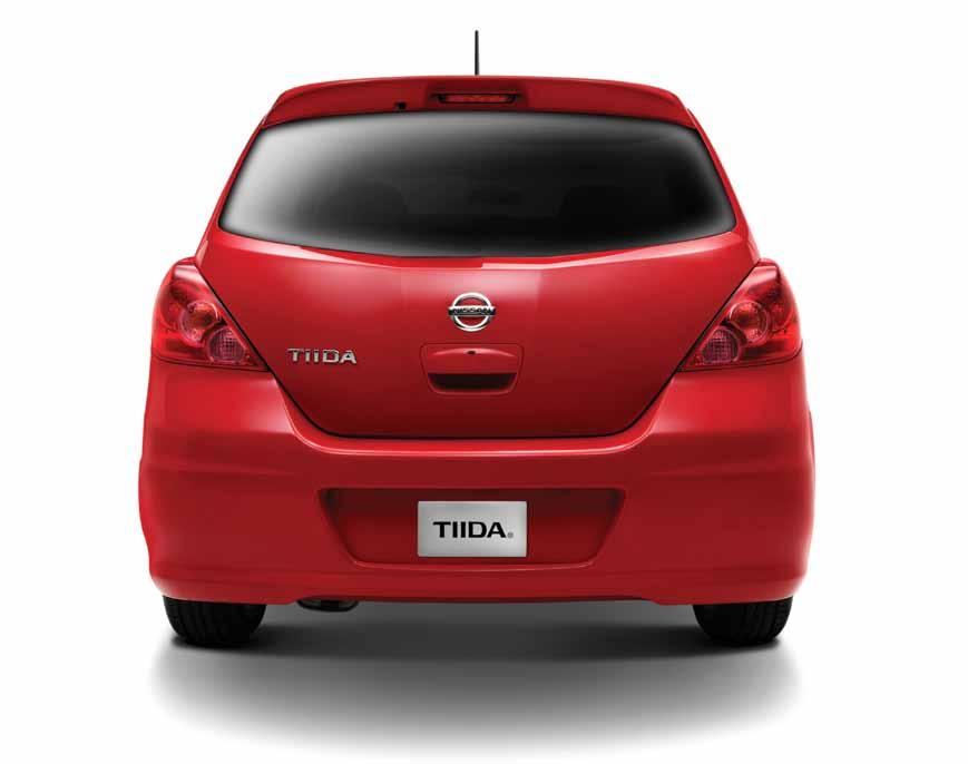 Nissan Tiida Hatchback. Tu ángulo atractivo. aprecia lo que tienes frente a ti.