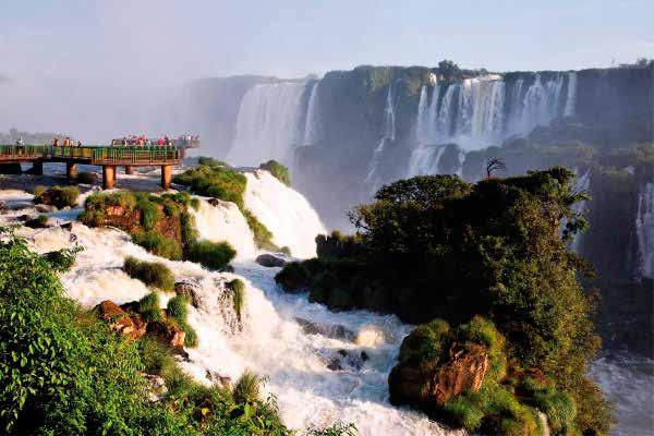 Realizaremos la excursión Delta y Zona Norte, en el cual se visita la zona norte de la Provincia de Buenos Aires.