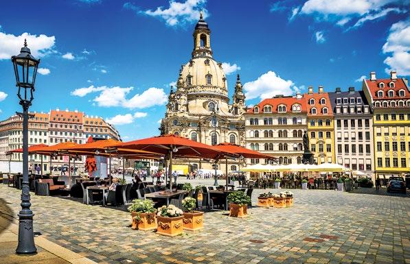 Día 3, sábado, de Berlín a Dresden y Praga Viajamos entre bosques hacia Dresden, uno de los centros turísticos principales de Alemania gracias a su