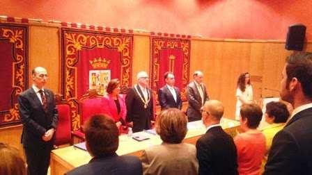 Dicho acto fué presidido por el actual alcalde de Santa Fe, Guzmán Morillas junto a los representantes municipales de otras ciudades y municipios colombinos como Bayona la Real (Pontevedra),
