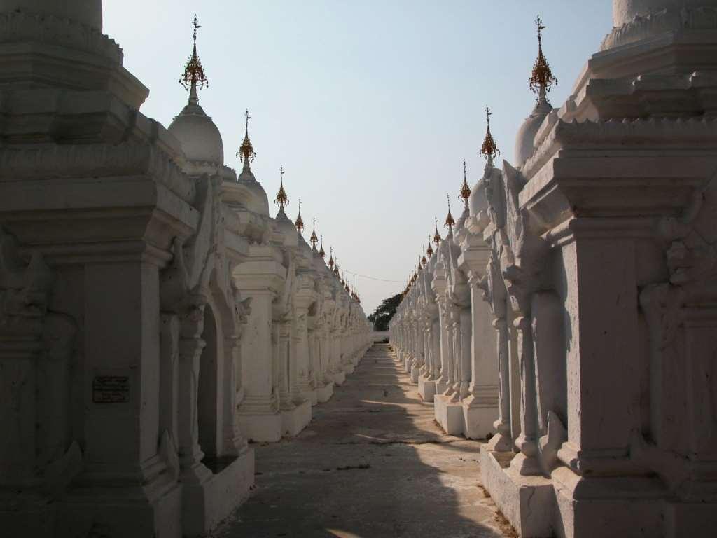 Mandalay - La Pagoda Kuthodaw.