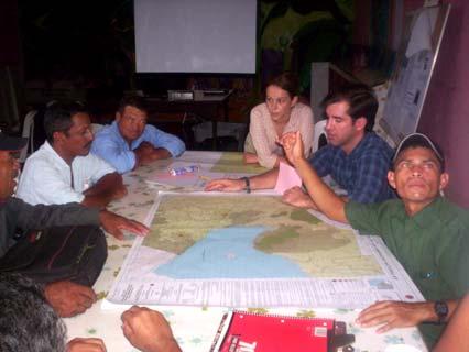 Los objetivos del taller fueron: Presentar los resultados del recorrido de campo en el municipio y presentar los mapas de amenazas.