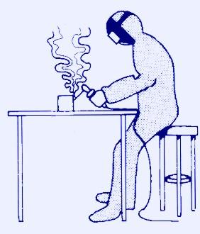 b) Utilización de la extracción localizada: normalmente el sistema de ventilación general no es suficiente para eliminar el aporte de gases y humos a la