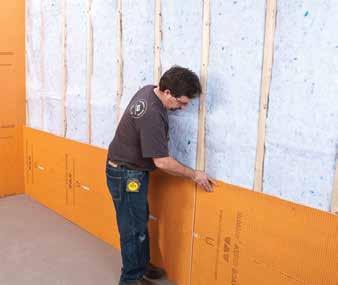 Duchas Paredes El panel KERDI-BOARD es una alternativa eficaz para sustituir los paneles de yeso cuando se construyen paredes sobre estructuras en áreas húmedas.
