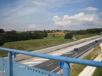 D esquerra a dreta: la ciutat, la carretera i el Parc Agrari.