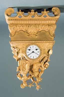 500 780 Reloj de sobremesa de bronce dorado, francés, Epoca Restauración, siglo XIX.