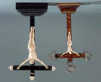 793 794 795 793 Escuela Italiana, siglo XVIII. Cristo Crucificado Tallado en marfil, con cuatro clavos, aún vivo con perizonium anudado con una cuerda.
