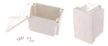 cajas de pared Optronics y en medida estándar. Cumple con TIA/EIA-568-C.2, FCC instaladas en las cajas de pared Optronics y en cualquier cualquier caja de medida estándar.