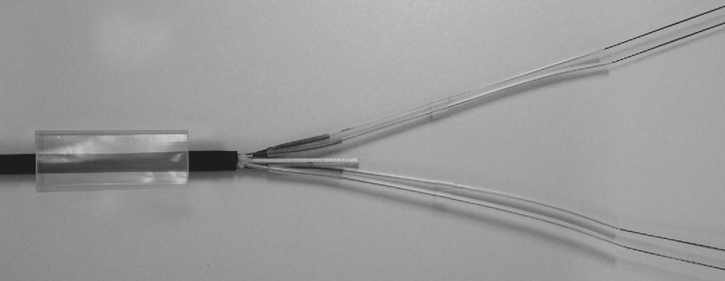 5.2.2 Haga la limpieza del cable. 5.2.3 Posicione el tubo de bloqueo termo contráctil ( 28/6) en el cable.
